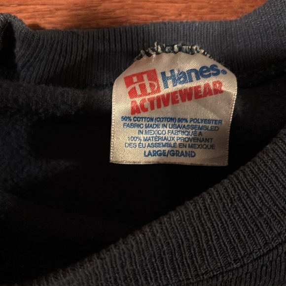 Vintage Hanes Alaska Wolf Graphic Men's Crewneck Sweater - Dark Gray Size: Large - Picture 2 of 4